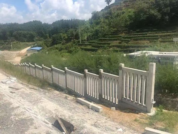 围山杆